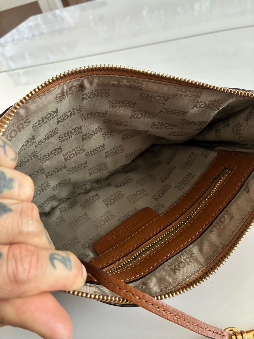 VTG Michael Kors Cognac Lamb Leather Western Scalloped Studded Zip Clutch-READ - Picture 5 of 15